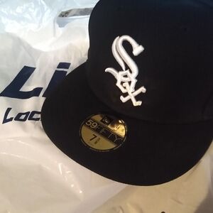 New Era Black and White 59FIFTY Cap